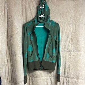 lululemon athletica Green and Teal Sweater